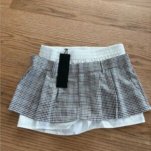 Lioness skirt with shorts underneath